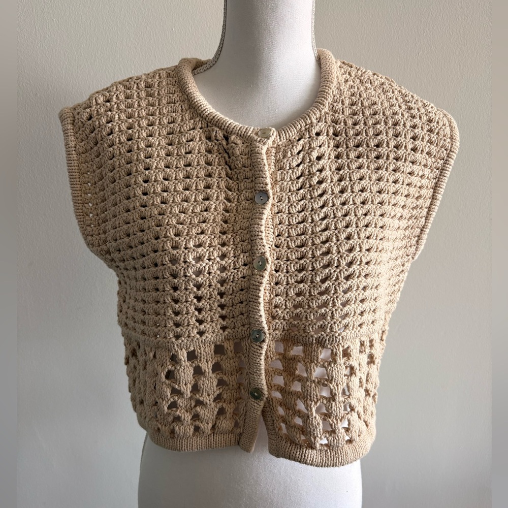 House of Harlow 1960 Beige Crochet Button-Front Sweater Vest